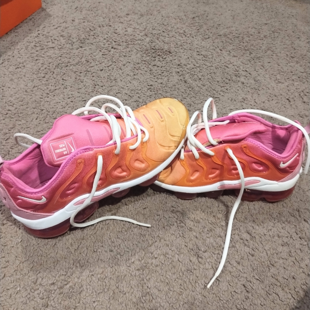 Shoes - Picture 5 of 14